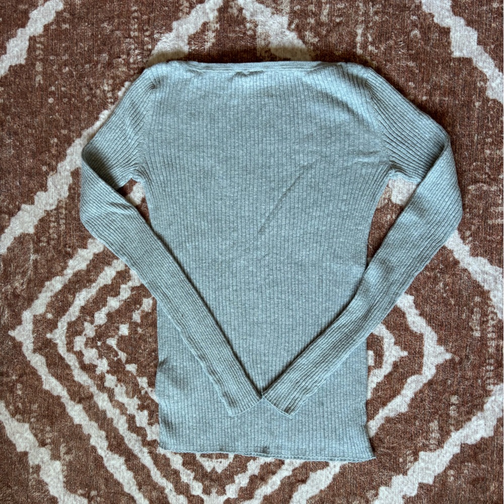 GAP Gray Ribbed Knit Top - Picture 3 of 3